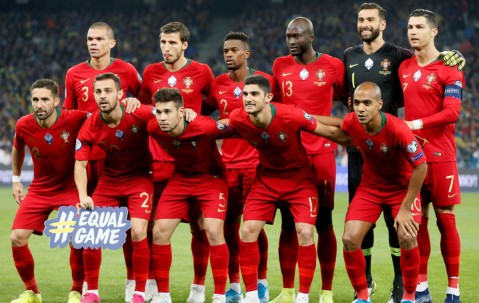 英雄联盟2025总决赛-包含赛地聚焦：欧冠转会期热度飙升，明尼苏达森林狼调整名单，引发热议，赛季目标并未改变的词条